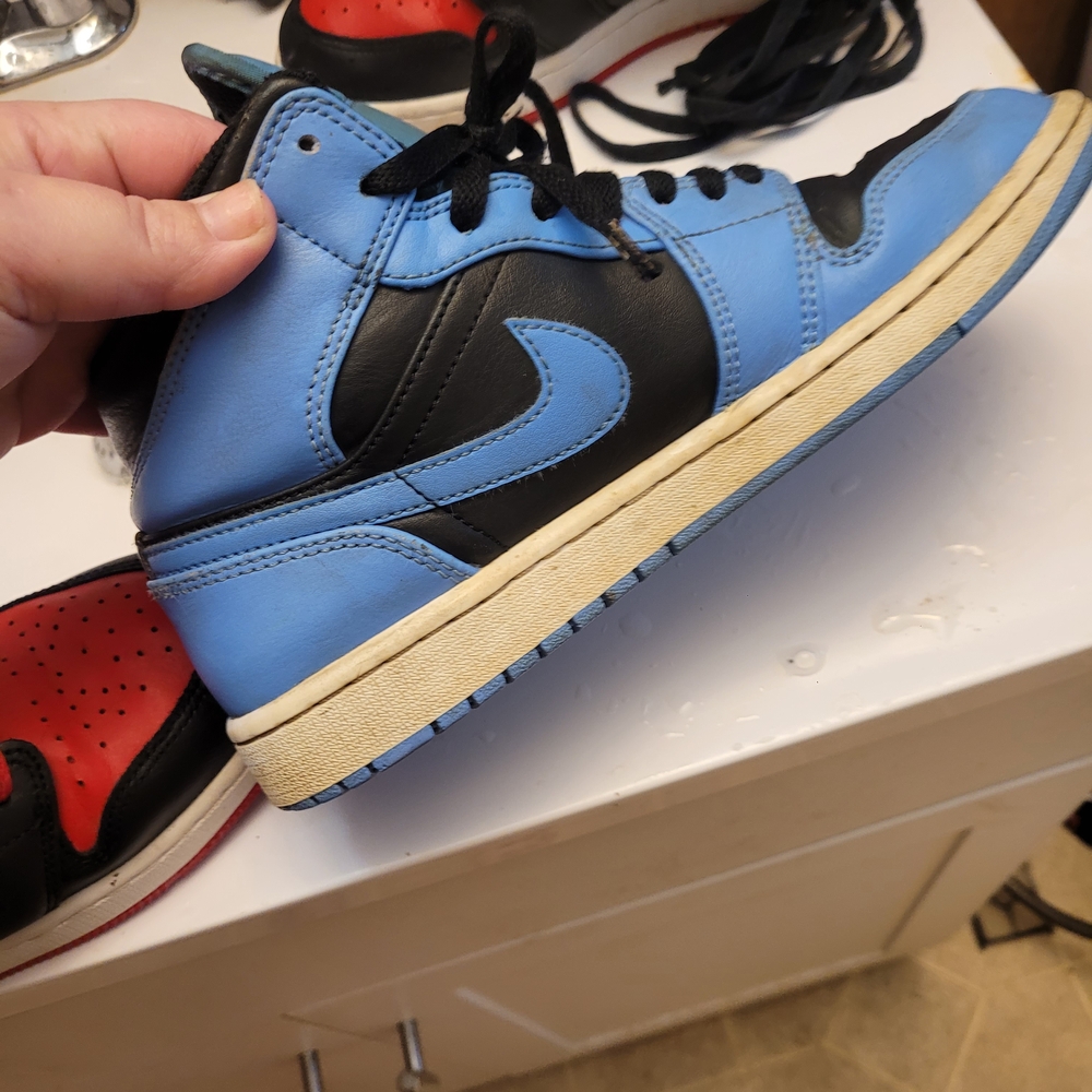 Nike Kids High-Top Sneakers in Light Blue and Black